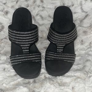 Skecher Luxe Foam Sandals.  SZ 9